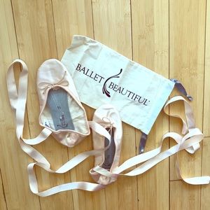 Ballet Beautiful Pointe Shoes size 16 (euro 39)